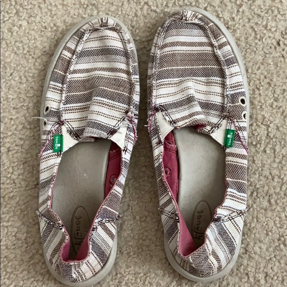 Sanuks